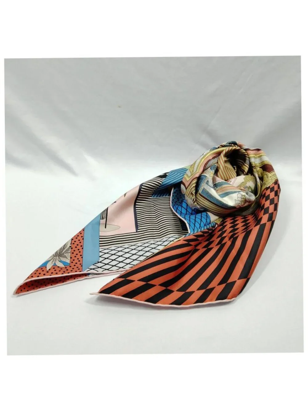 Authentic Hermès Grand Théâtre Nouveau Carré 90 Silk Scarf